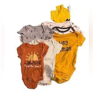 Assorted Newborn Baby & 3-6 Month Short Sleeved Onesies Bundle Gender Neutral